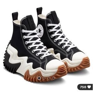 Converse Run Star Motion Hi canvas platform sneaker in black.  NEW - 6.5